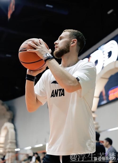 森林狼打出15-0高潮领先勇士10分，迪温琴佐突破上篮得分